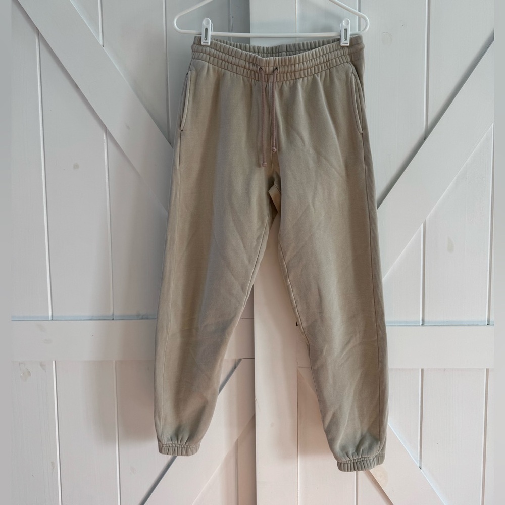 TNA Aritzia Womens Beige Sweatpant Joggers